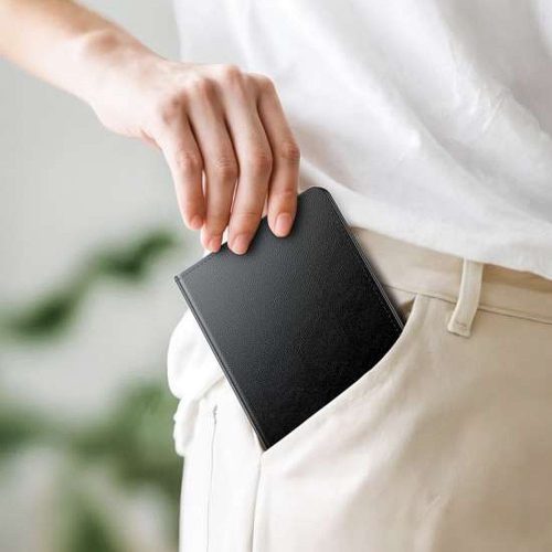 Locator compatible with Apple Find My Hoco passport cover E91G black