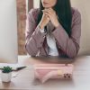 bőr Tok KICKSTAND az IPHONE 15 Plus-hoz rózsaszín